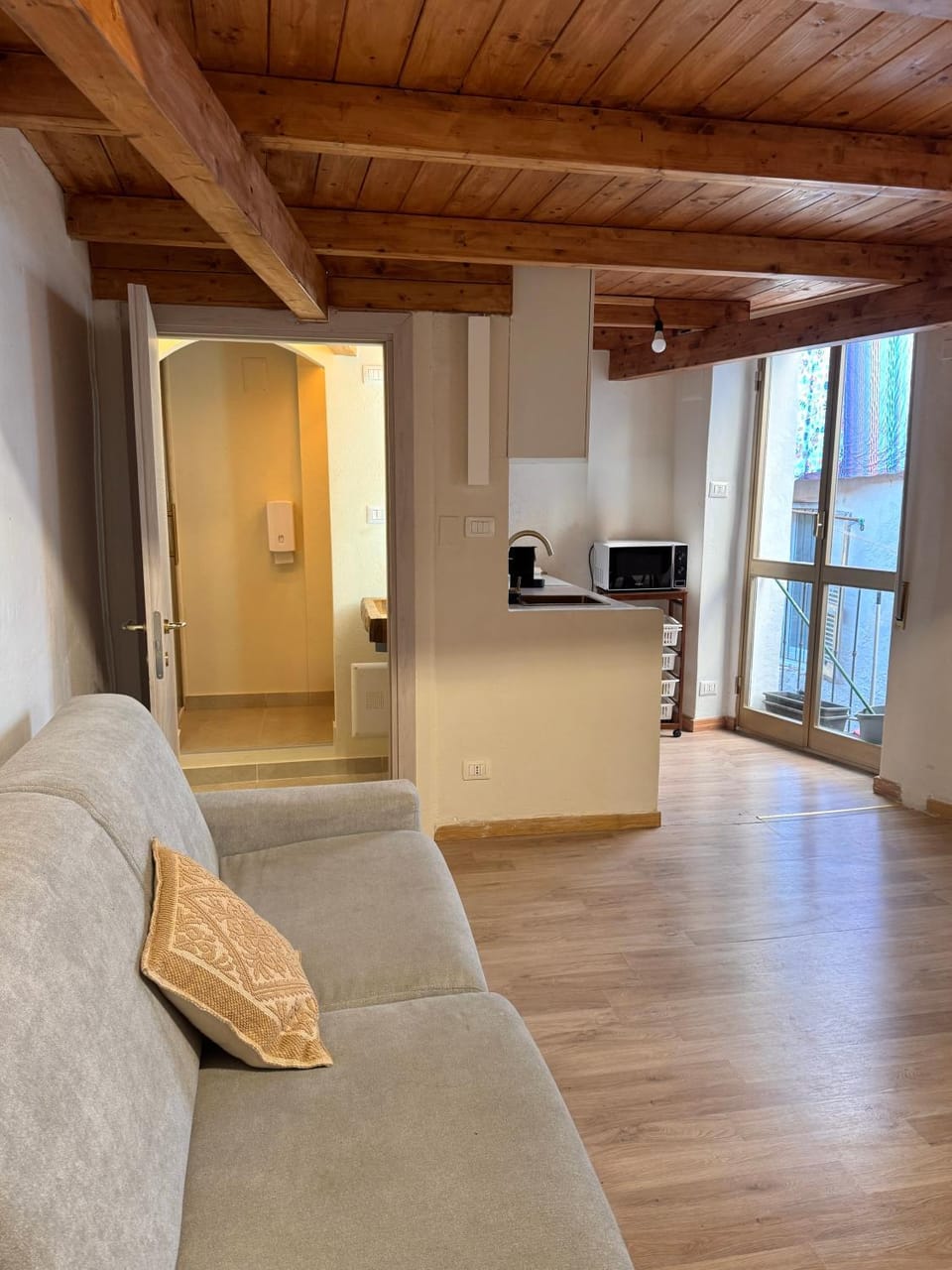 Kalma - Old town Wooden Loft Apartment in Cagliari