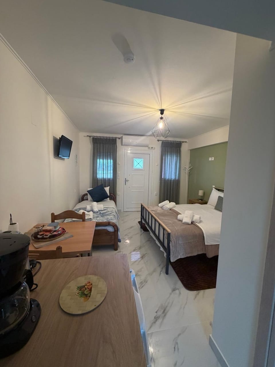 Kitchen or kitchenette, Bedroom