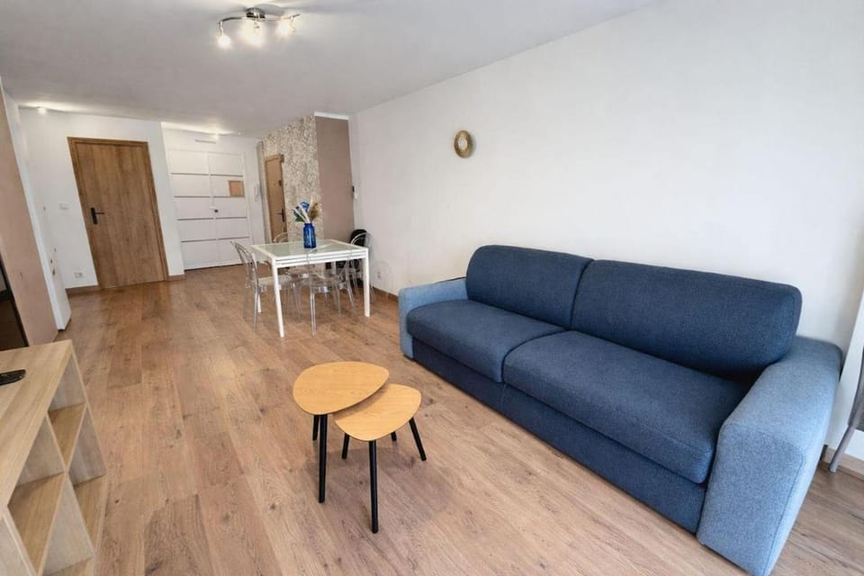 L Impasse des Pins, Centrally located and renovated Apartment in Antibes