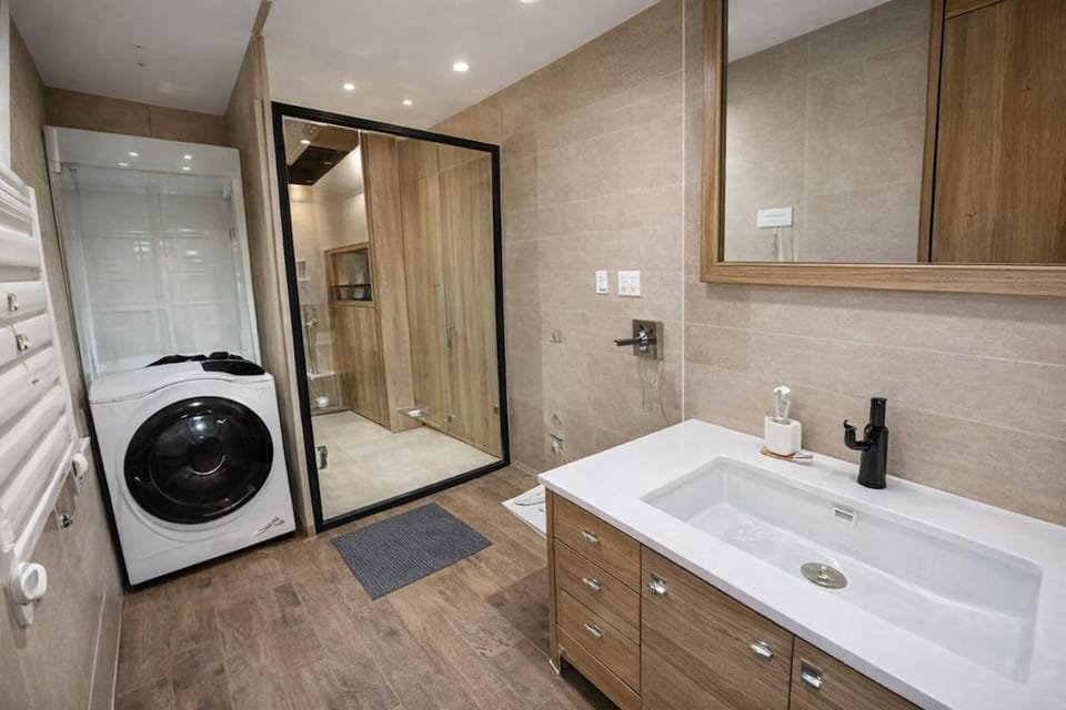 L Impasse des Pins, Centrally located and renovated Apartment in Antibes