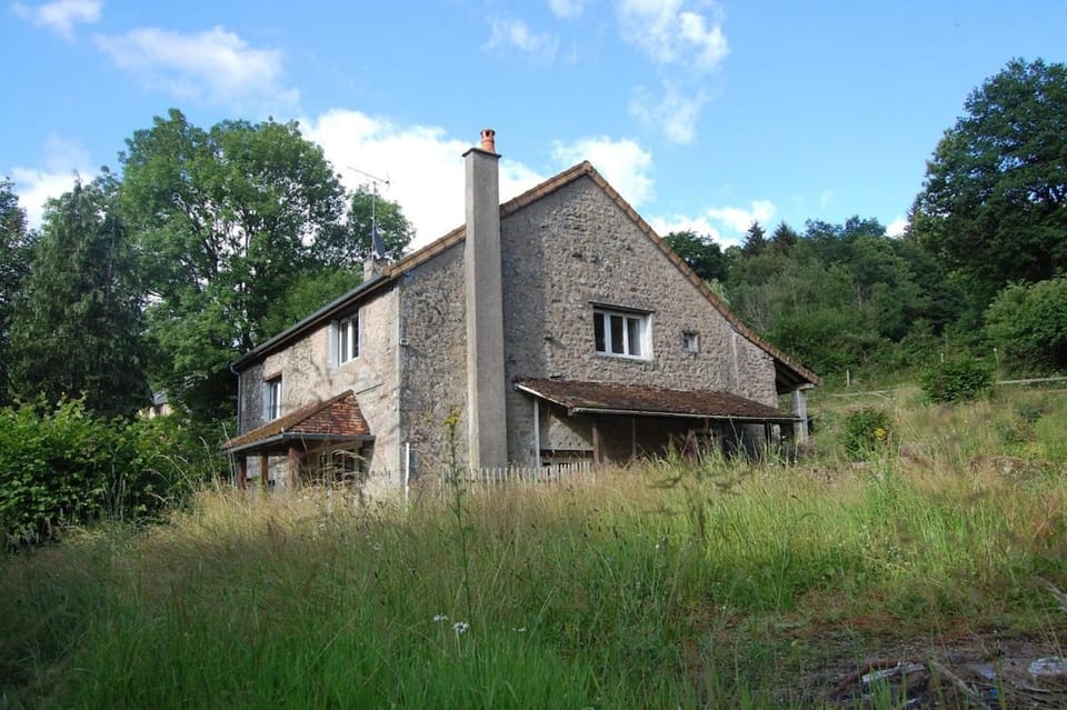 La Grange de Bois Jourdain House in Bourgogne-Franche-Comté