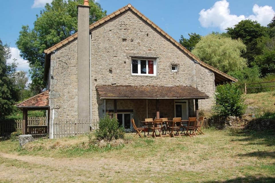 La Grange de Bois Jourdain House in Bourgogne-Franche-Comté