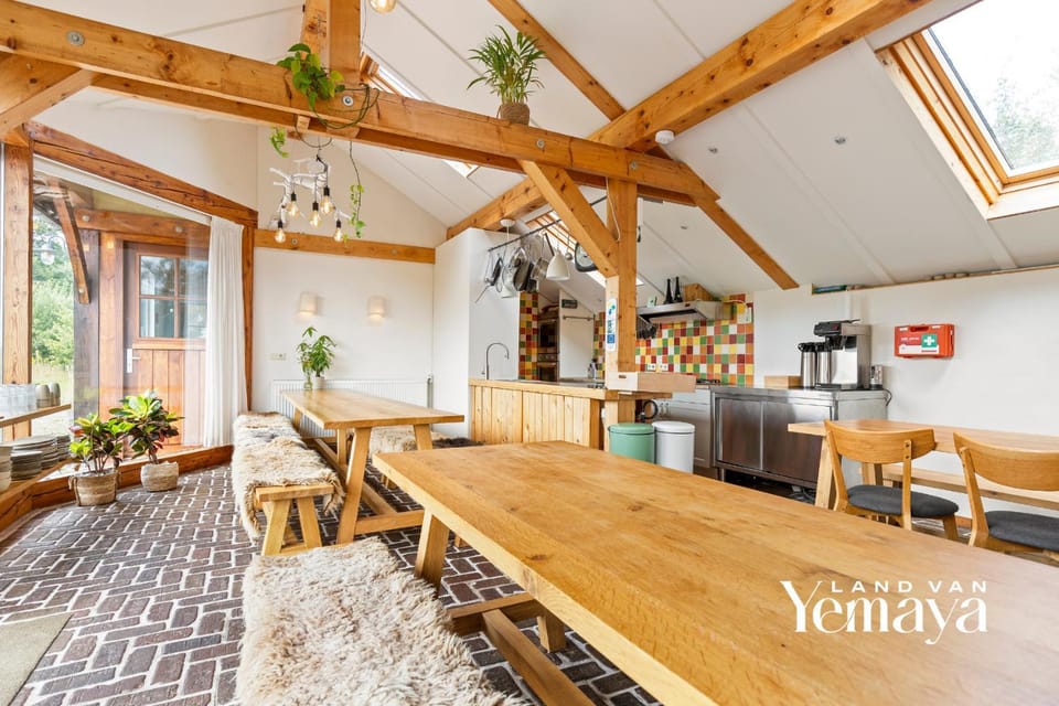 Coffee/tea facilities, Kitchen or kitchenette, Kitchen or kitchenette, Living room, Dining area