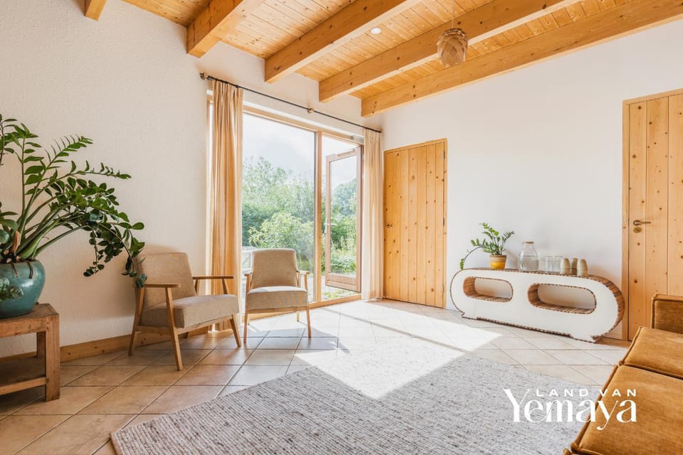 Patio, Communal lounge/ TV room, Living room, Seating area, group of guests