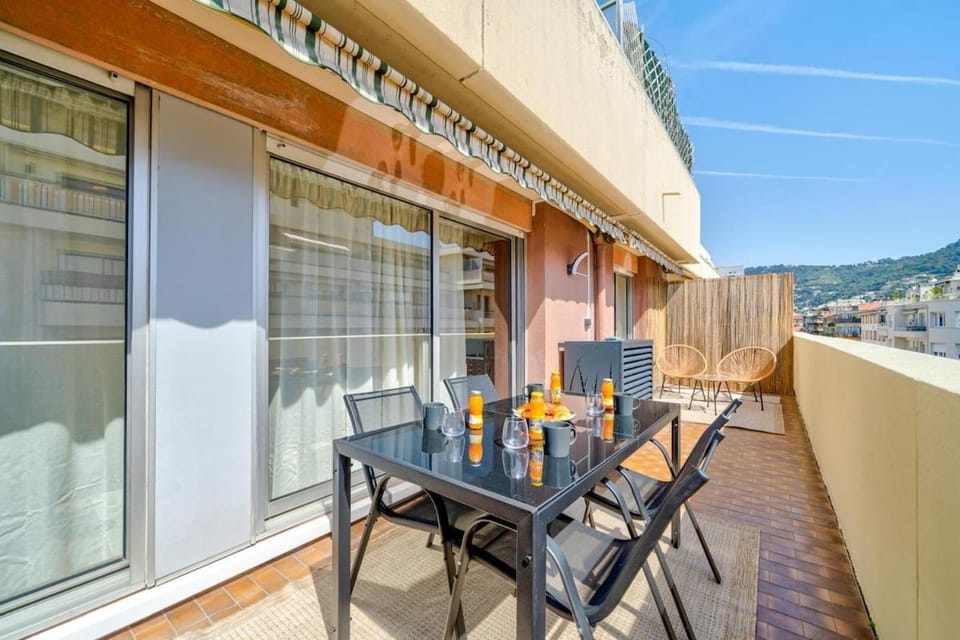 2P standing, terrasse, garage, proche port et mer Apartment in Nice