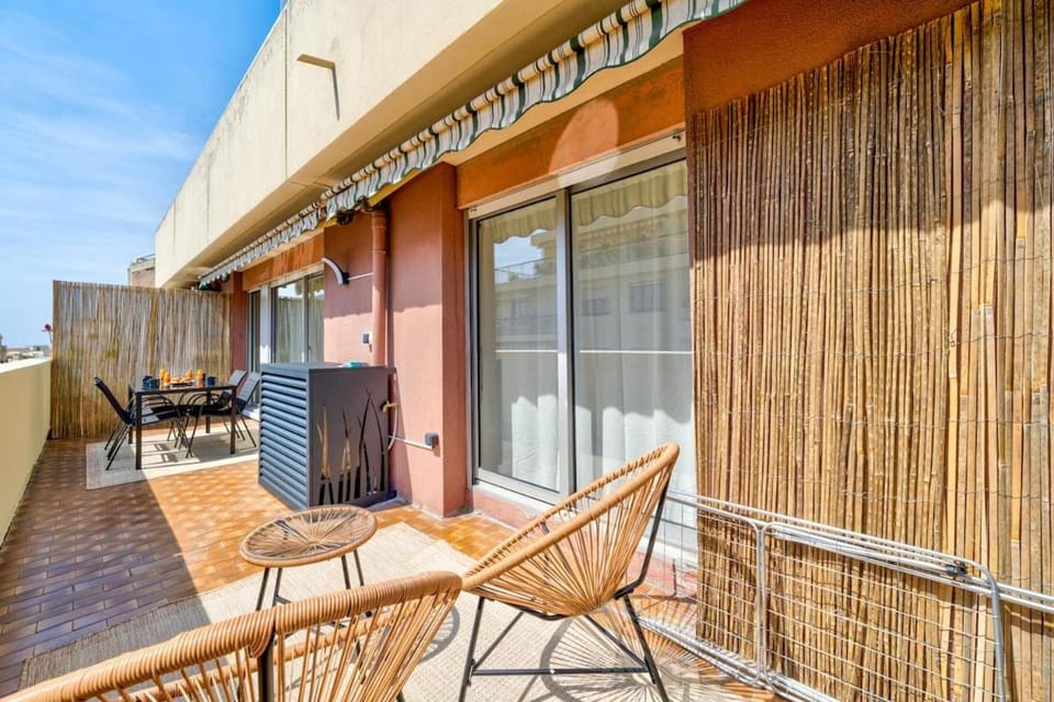 2P standing, terrasse, garage, proche port et mer Apartment in Nice