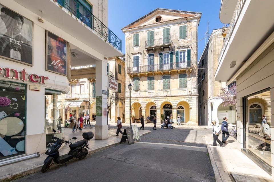 Shopping Area, Location