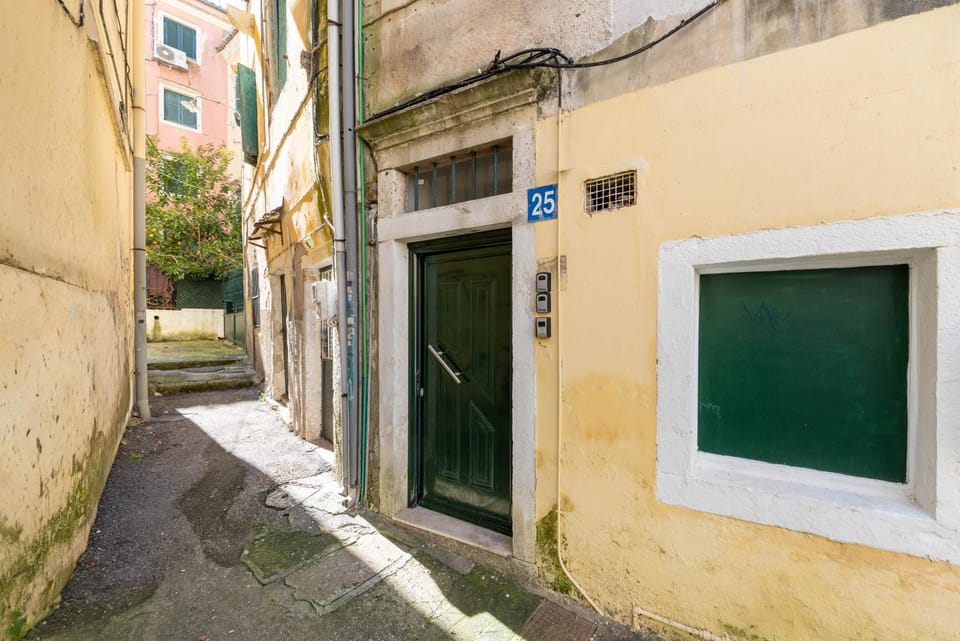 Property building, Facade/entrance
