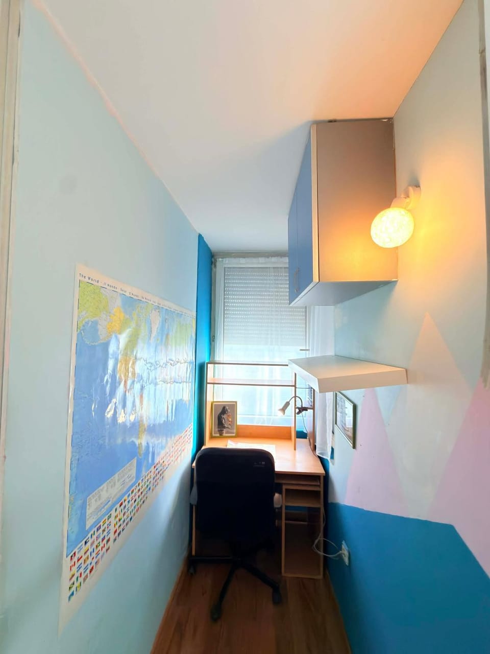 Sunny Cozy Apartment with King Bed, 2 toilets, Fast WiFi, Walk to Center Apartment in Sofia