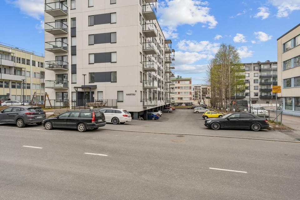 Property building, Location, Inner courtyard view, Parking, acessibility