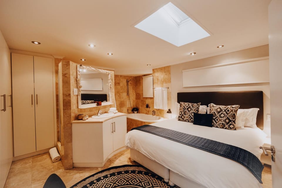 Bed, Winter, Photo of the whole room, Bedroom, Autumn