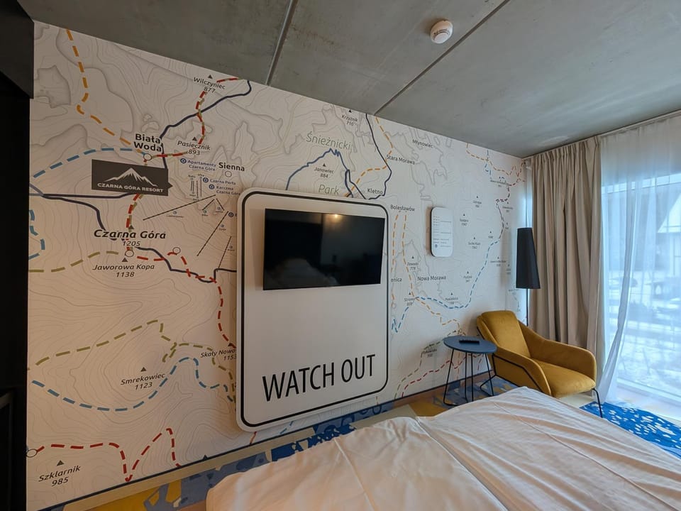 TV and multimedia, Photo of the whole room, Bedroom