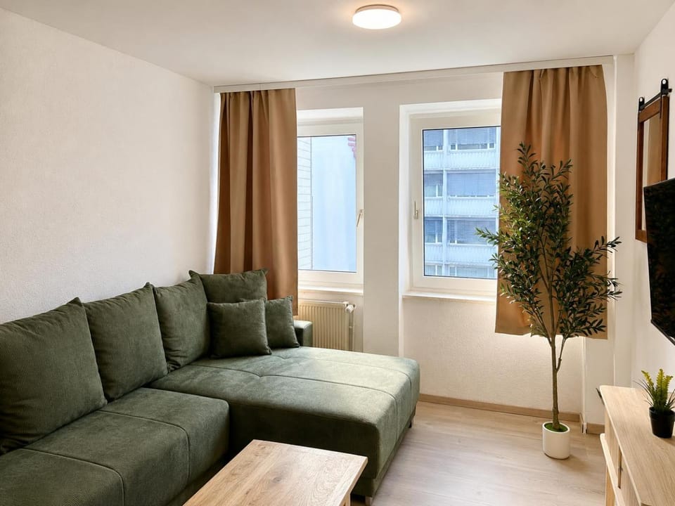Communal lounge/ TV room, TV and multimedia, Living room, Seating area, Evening entertainment