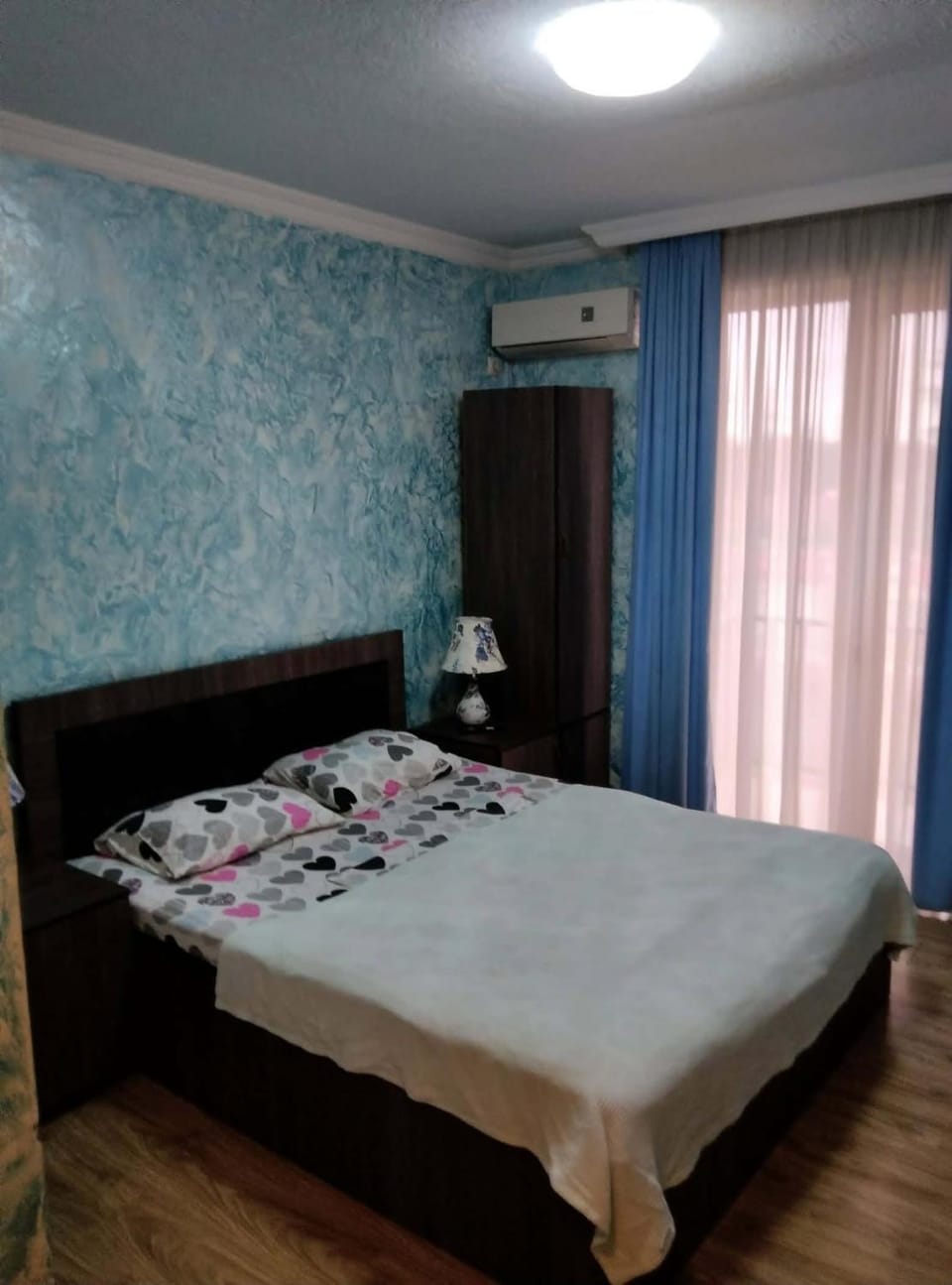 Photo of the whole room, Bedroom, air conditioner
