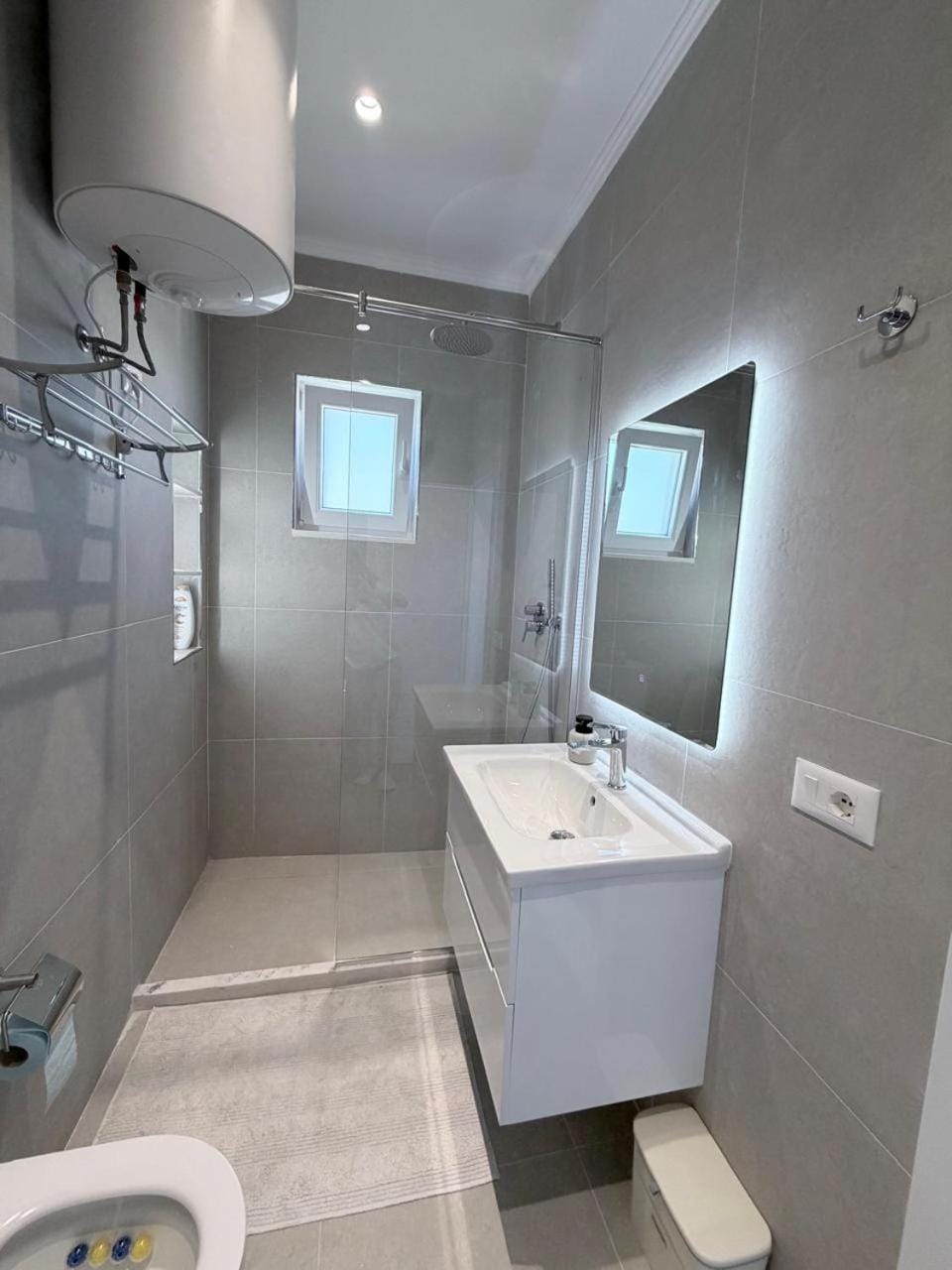 Shower, Toilet, Bathroom
