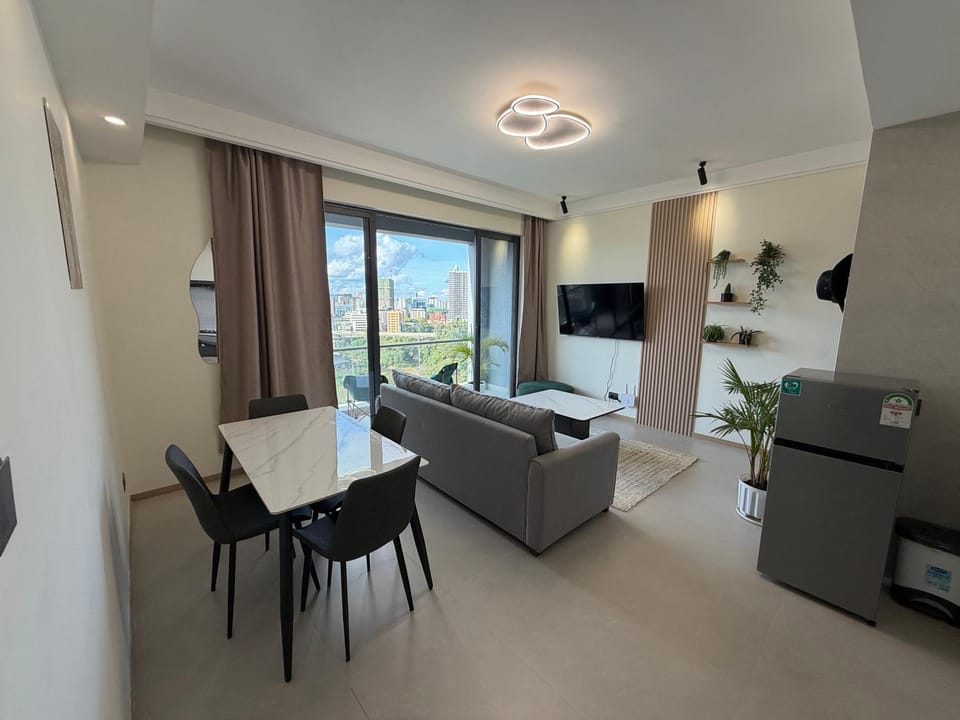 TV and multimedia, Living room, Seating area, Dining area