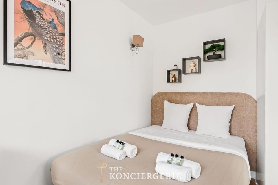Appartement avec terrasse vue Tour Eiffel Apartment in Paris