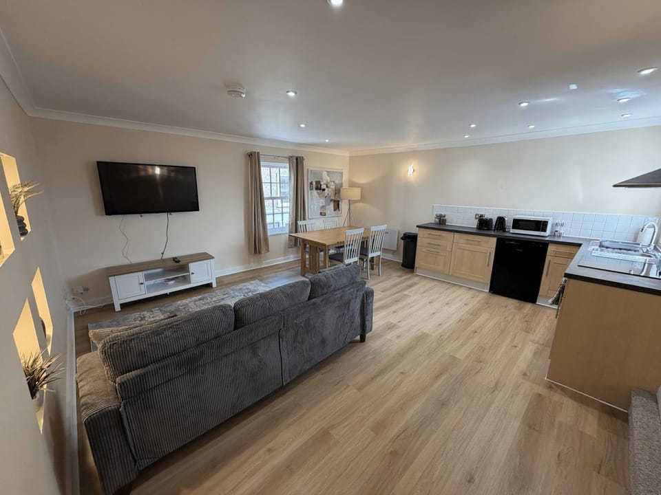 Living room, Dining area, kitchen