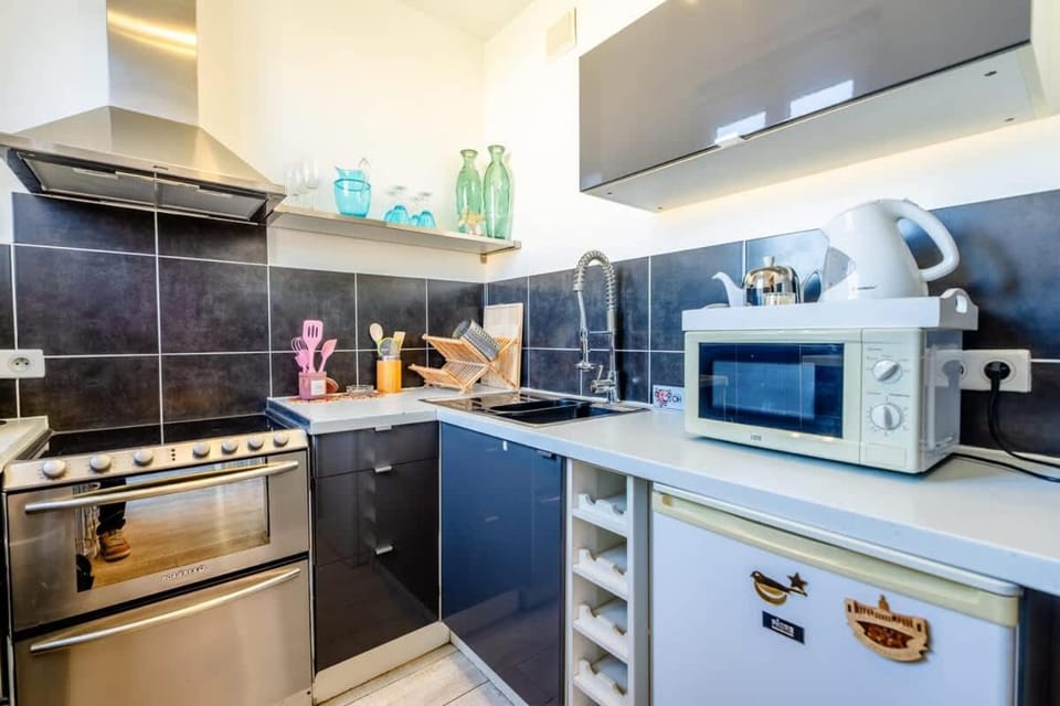 Le Port l Unique location l Shellter-Rentals Apartment in Saint-Tropez