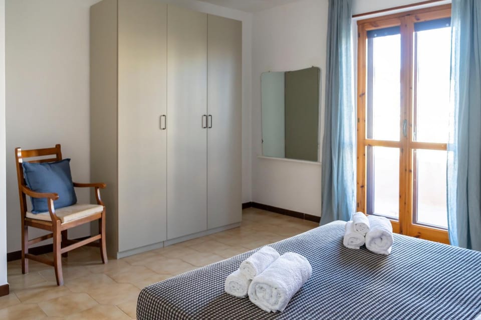 Bed, Photo of the whole room, Bedroom, towels, wardrobe