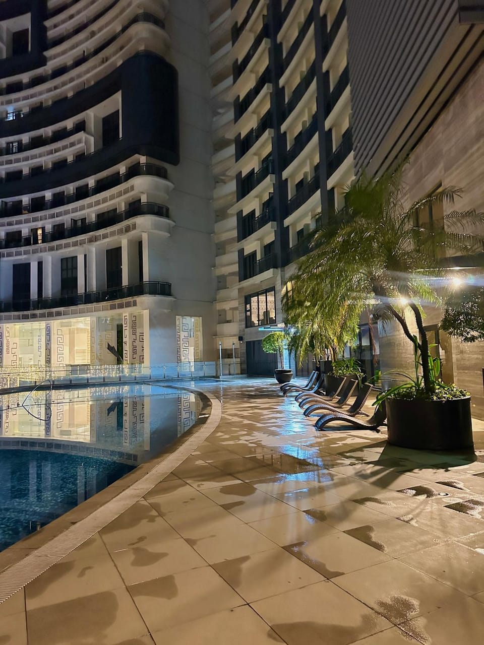Knightsbridge Residences Hotel in Mandaluyong