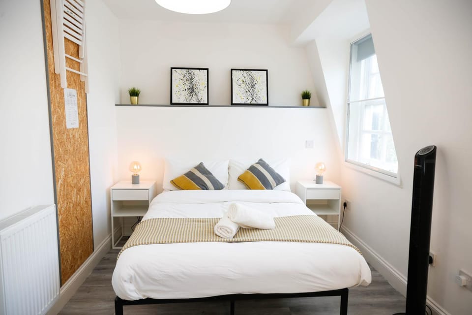 New Private Rooms in the Heart of Camden Town Vacation rental in London Borough of Islington