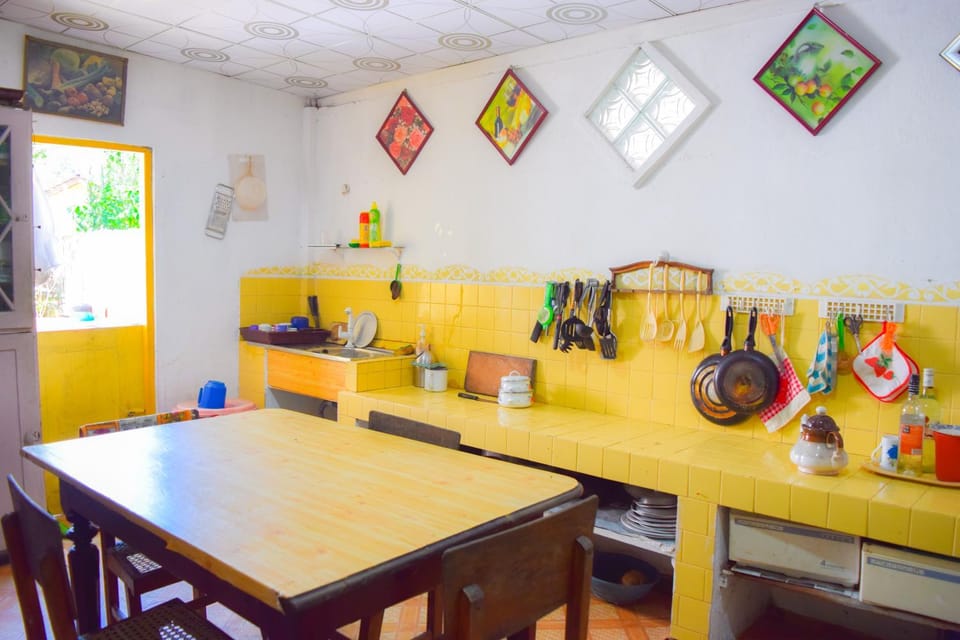 Kitchen or kitchenette, Dining area, kitchen