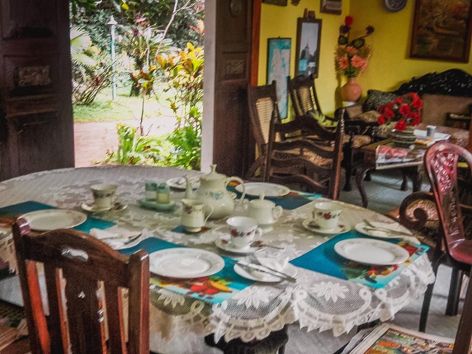 Restaurant/places to eat, Dining area