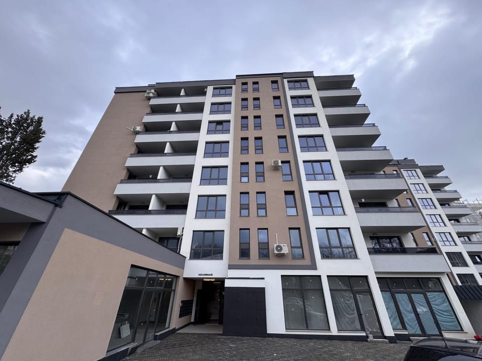 Property building, Day