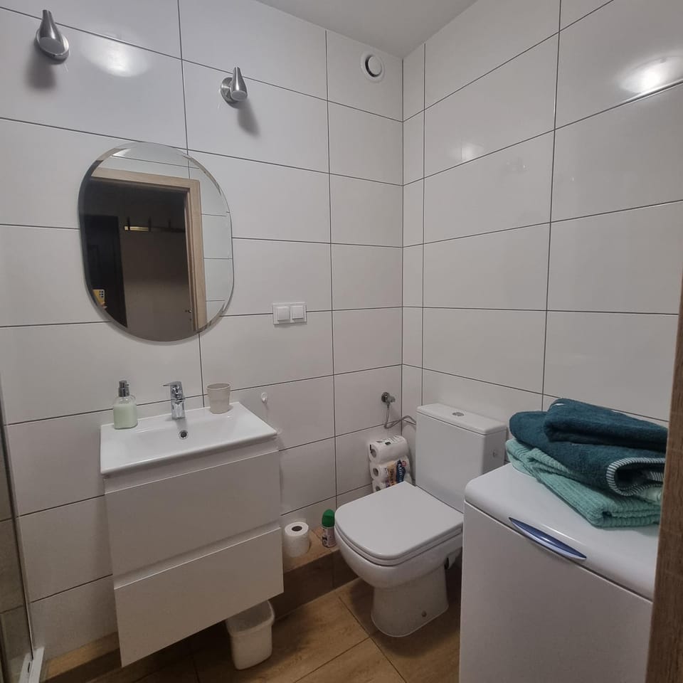 Shower, Bathroom, towels