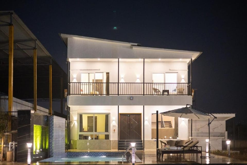 4BHK Unique Farm House - Luxury Farm Stay Noida Villa in Noida