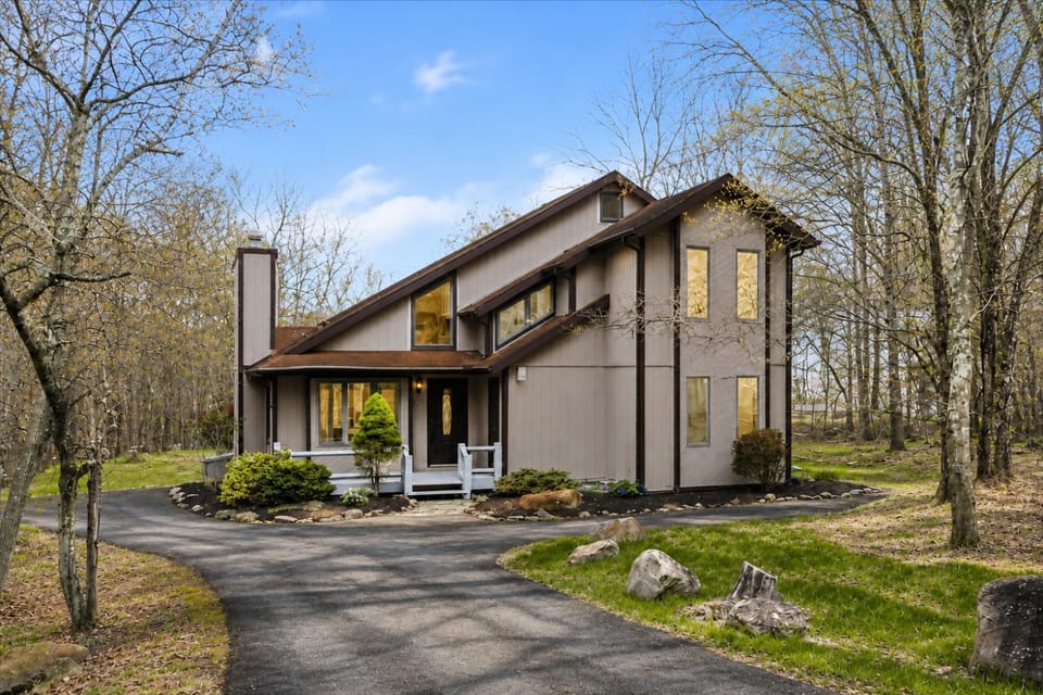 Pool Beach Access Teepee Stone Fireplace House in Tunkhannock Township