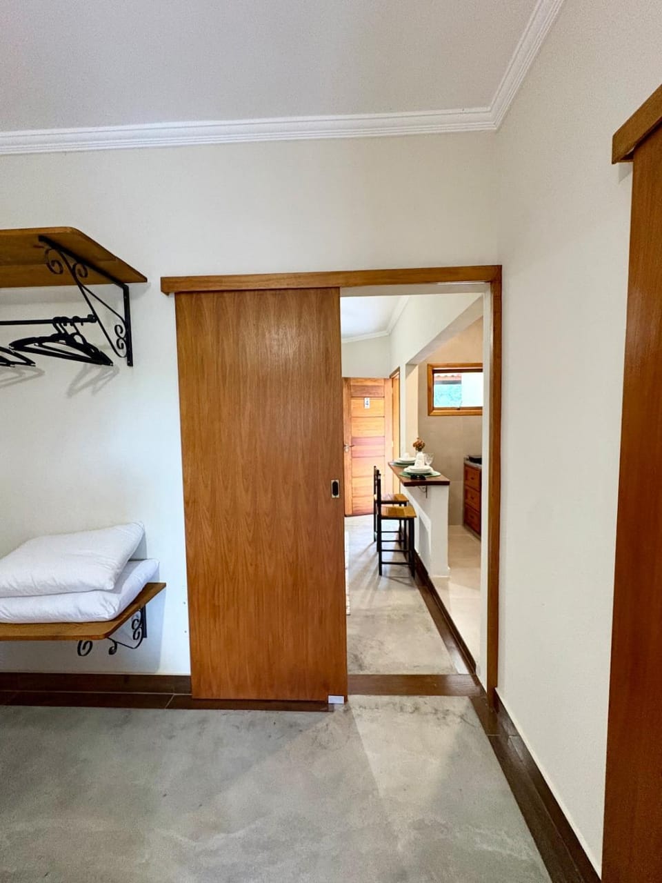 Bedroom, Dinner