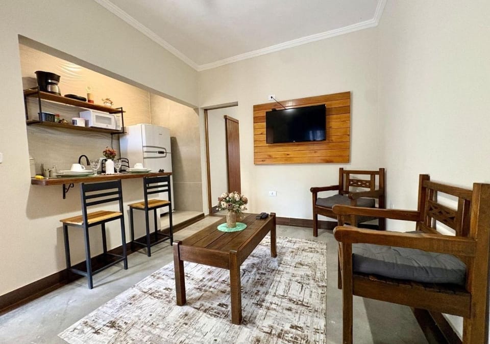 TV and multimedia, Kitchen or kitchenette, Living room, Seating area, Dining area