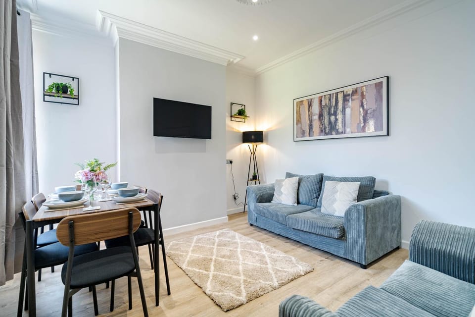 Living room, Seating area, Dining area