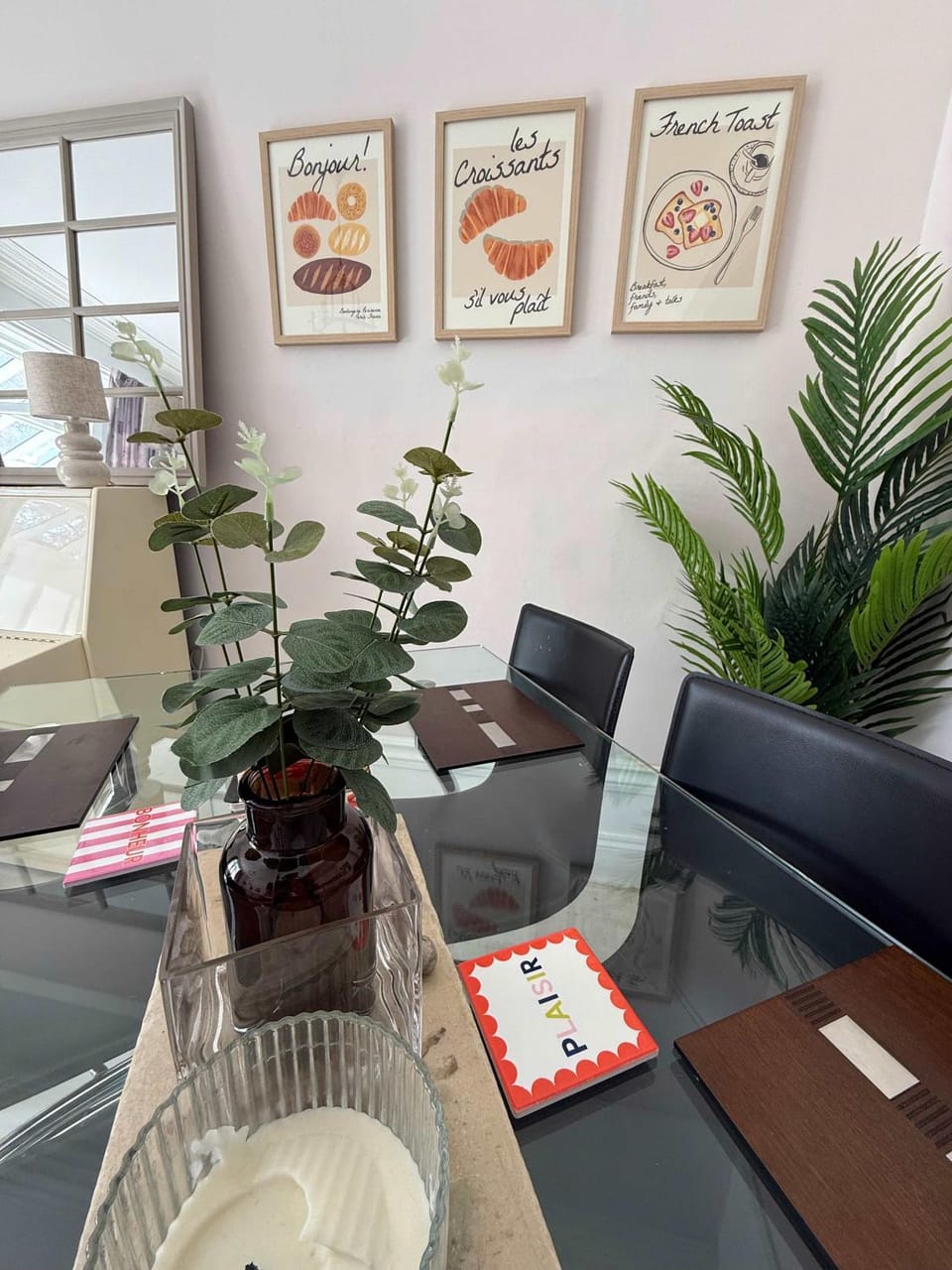 Guildford Apartment with Free Parking & Garden Apartment in Guildford
