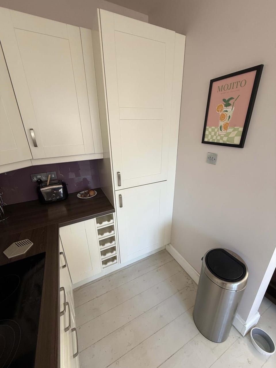 Guildford Apartment with Free Parking & Garden Apartment in Guildford