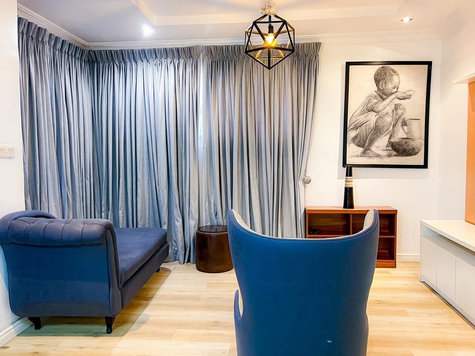 Living room, Decorative detail, Seating area