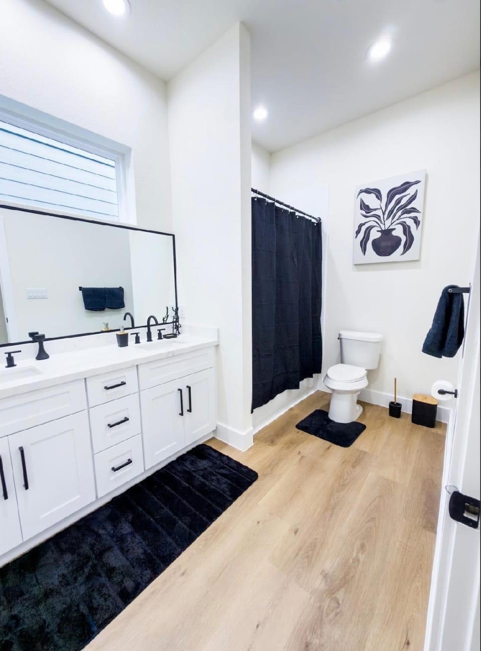 Cozy 3BR Near IAH - Easy Arrival - Flexible Check-In House in Harris County