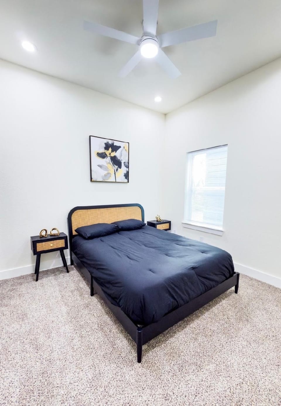 Cozy 3BR Near IAH - Easy Arrival - Flexible Check-In House in Harris County