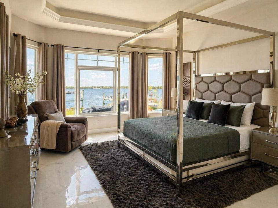 Bed, Bird's eye view, View (from property/room), View (from property/room), Bedroom, Garden view, Garden view, Pool view, Pool view, River view, River view
