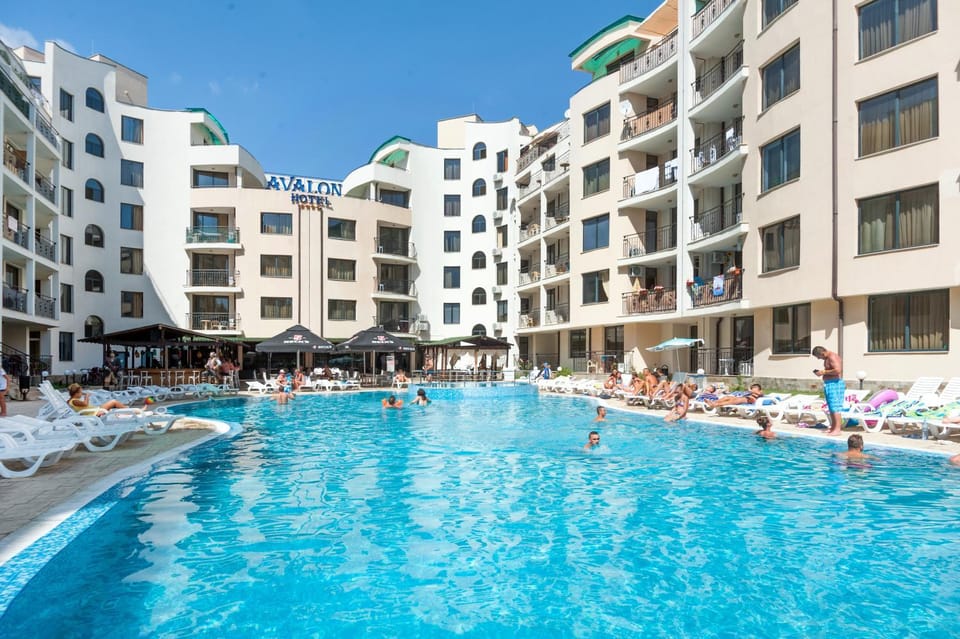 Property building, Swimming pool
