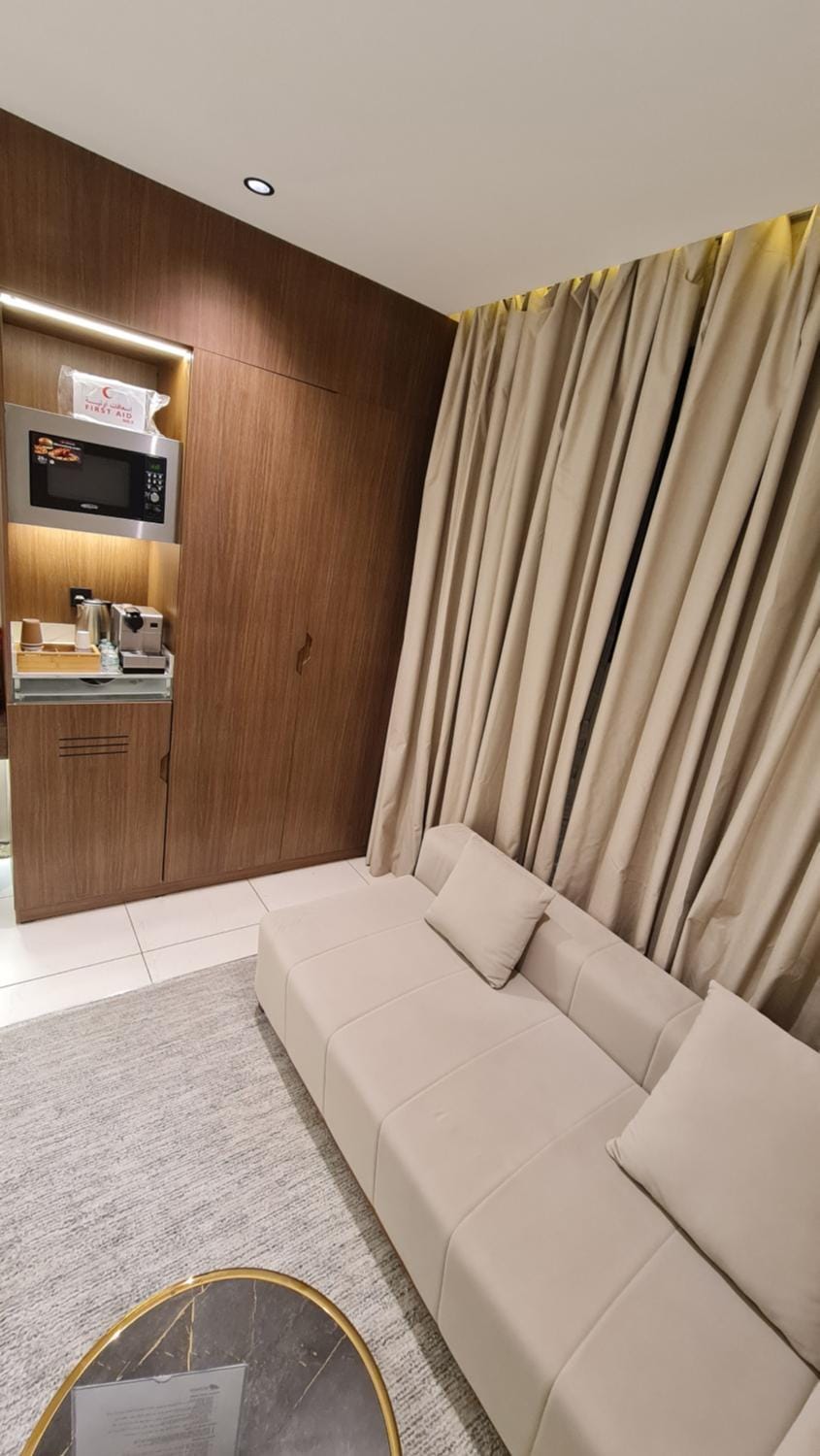 Kitchen or kitchenette, Seating area, minibar