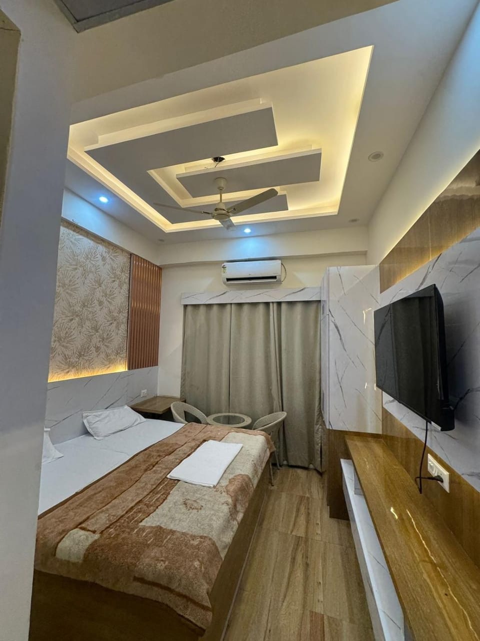Cloud Haven Kaveri Apartment in Uttar Pradesh
