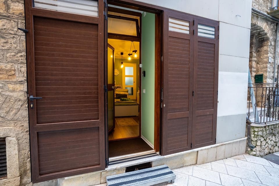 Facade/entrance, Day