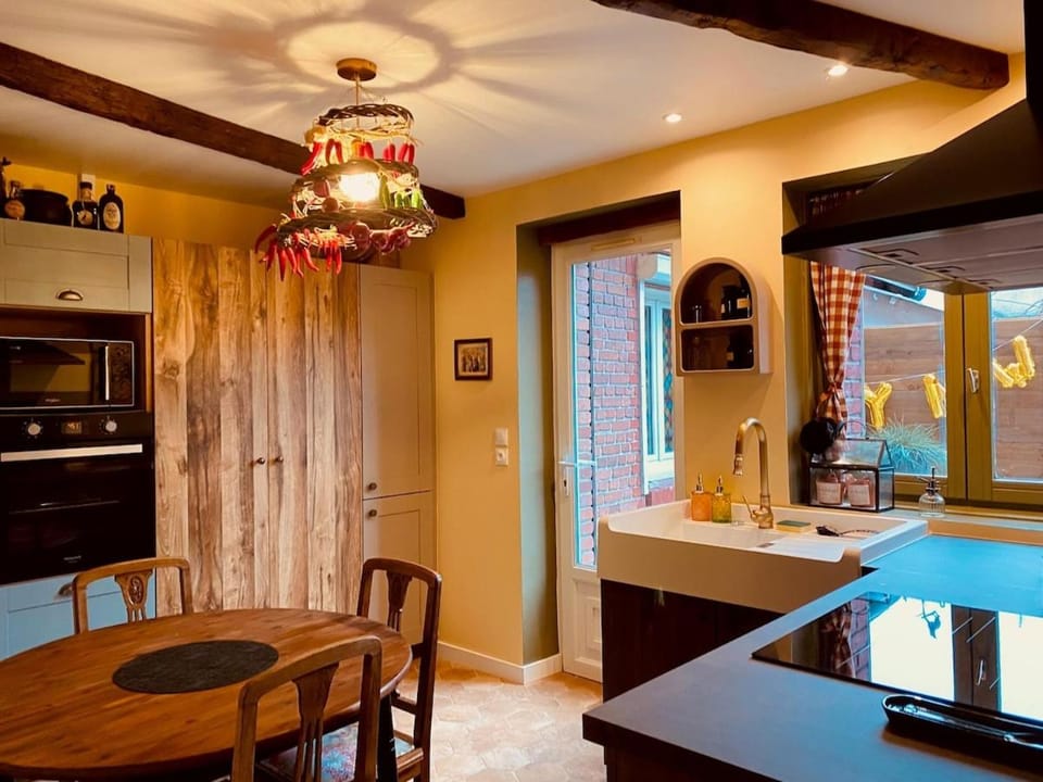 Kitchen or kitchenette, dishwasher, stove, kitchen