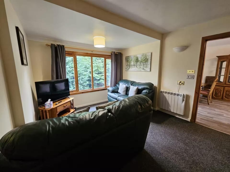 Cottage - Sleeps 5 - Garden - River Side House in Scotland