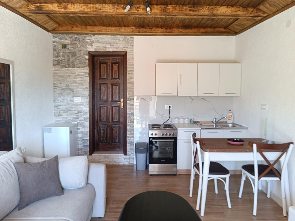 Hacienda Paraiso Escondido Apartment in Podgorica Municipality, Montenegro