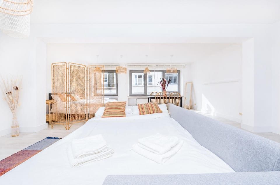 Bed, Living room, Photo of the whole room, Seating area, Bedroom, towels, wardrobe
