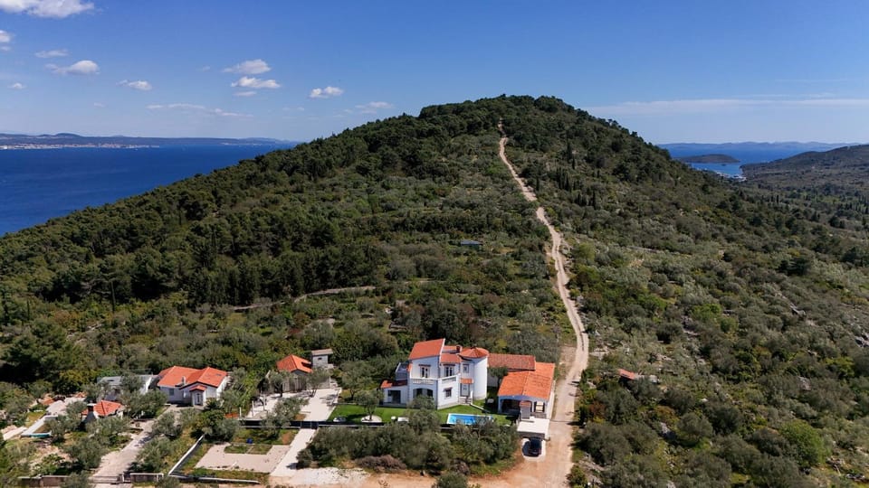 Costa apartment with private pool Apartment in Zadar County
